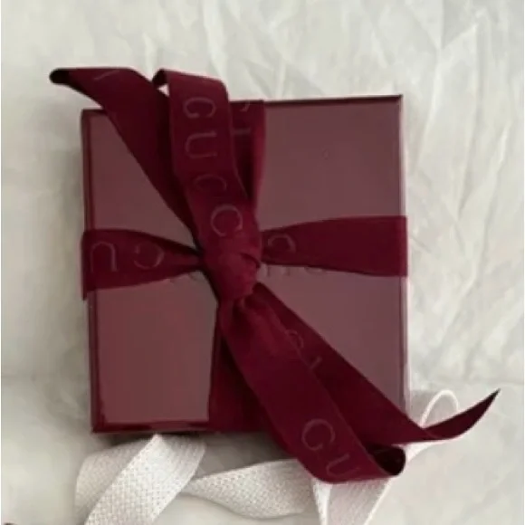 Gucci Gold Heart Charm necklace stamped. - Picture 7 of 9